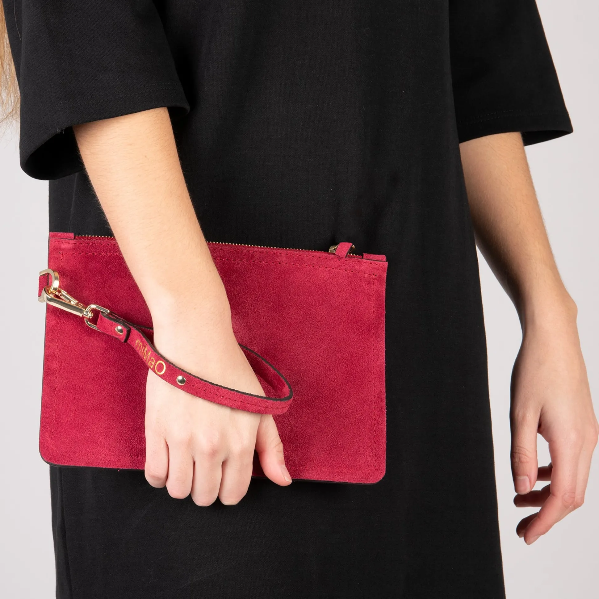 bolso_urban_liso_de_piel__2-4.webp Bolsos De Mujer<miMaO Bolso Urban Liso De Piel Frambuesa