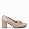 Mocasines Y Blucher<miMaO Chain – Mocasines Con Tacón Y Detalle Dorado Taupe