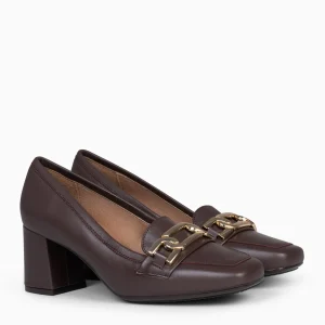 Mocasines Y Blucher<miMaO Chain – Mocasines Con Tacón Y Detalle Dorado Marron
