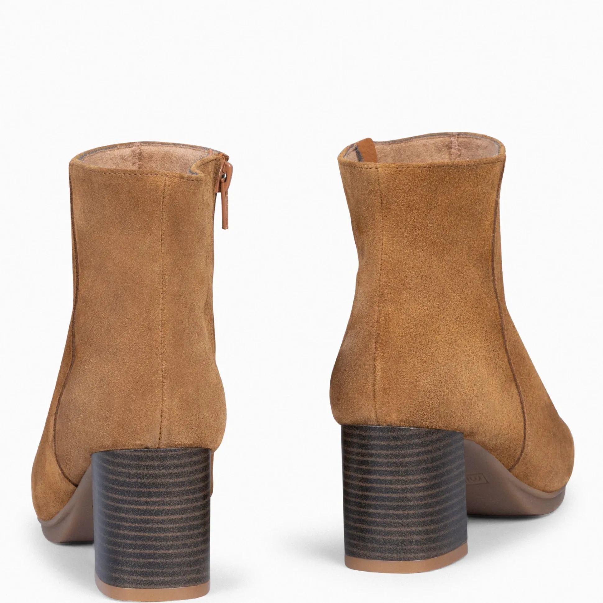 city__botines_de_tacn_anc_3-4.webp Botines De Mujer<miMaO City - Botines De Tacón Ancho Y Punta Fina Camel De Serraje