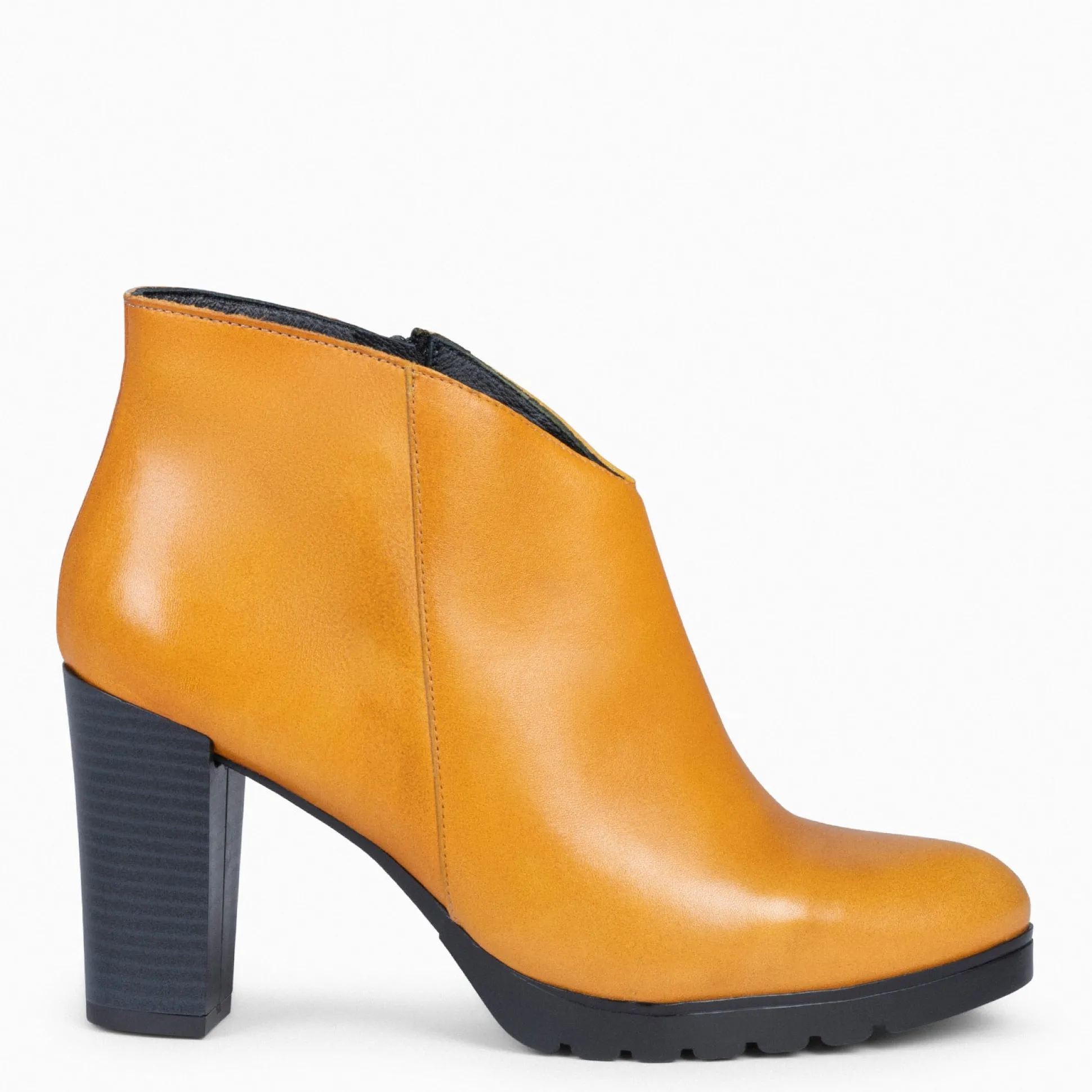 classic__botines_de_mujer_0-6.webp Botines De Mujer<miMaO Classic - Botines De Mujer Con Tacón Mostaza
