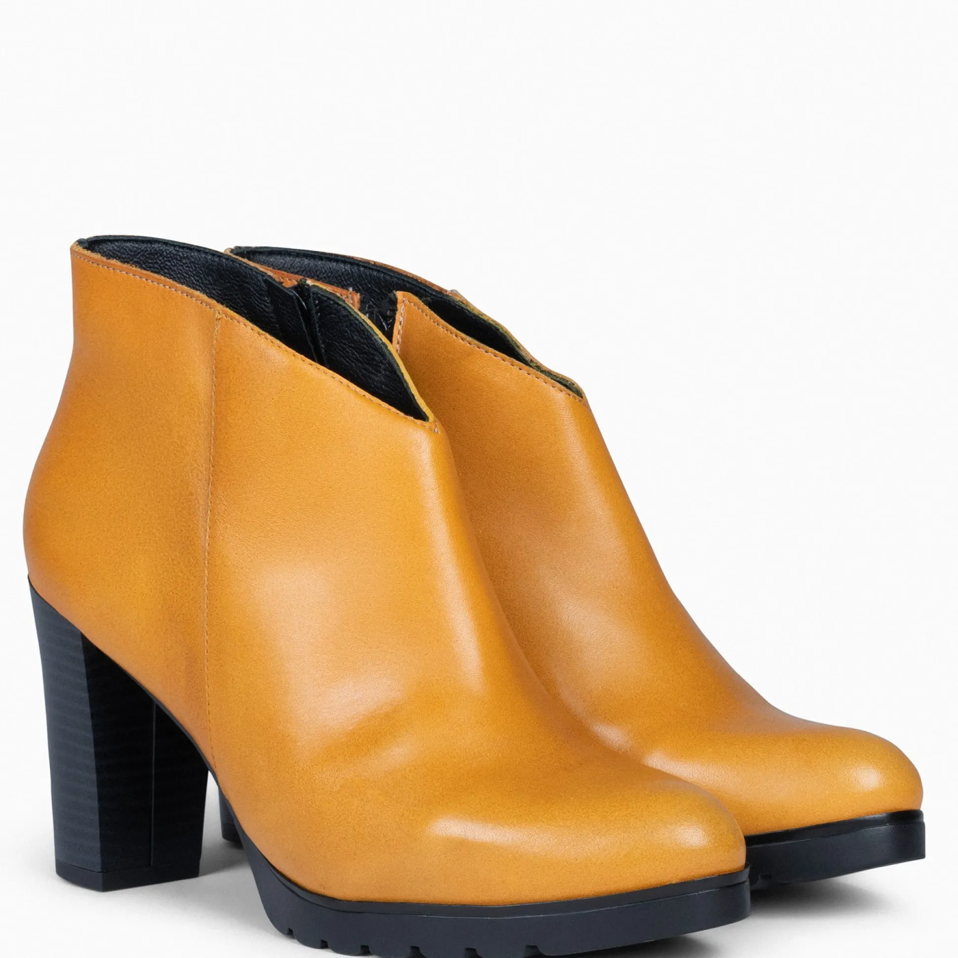 classic__botines_de_mujer_1-6.webp Botines De Mujer<miMaO Classic - Botines De Mujer Con Tacón Mostaza