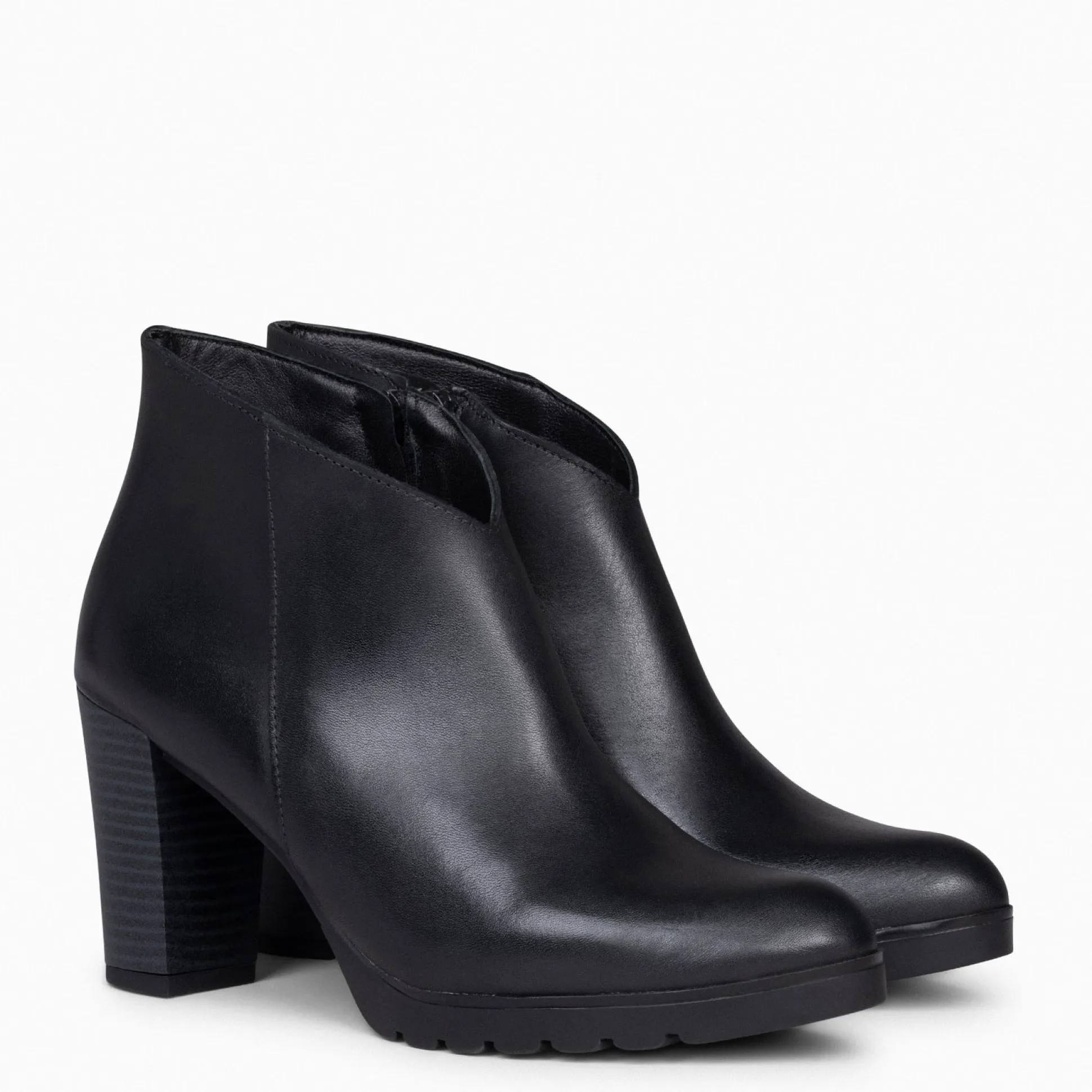 classic__botines_de_mujer_1.webp Special Prices<miMaO Classic - Botines De Mujer Con Tacón Negro