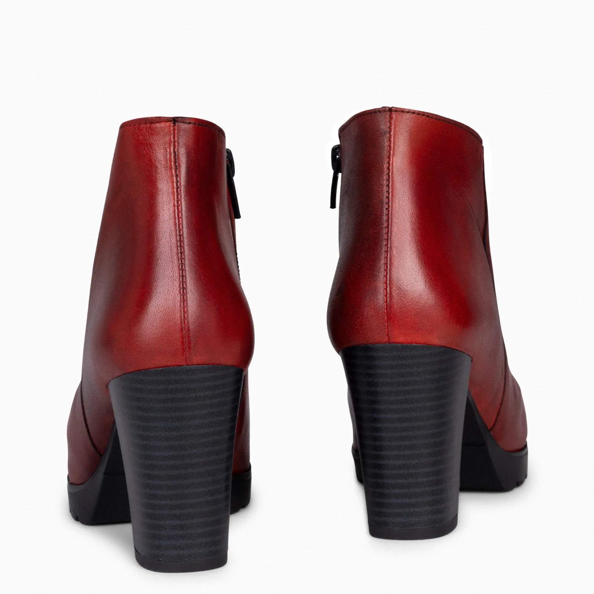 classic__botines_de_mujer_3-1.webp Botines De Mujer<miMaO Classic - Botines De Mujer Con Tacón Rojo
