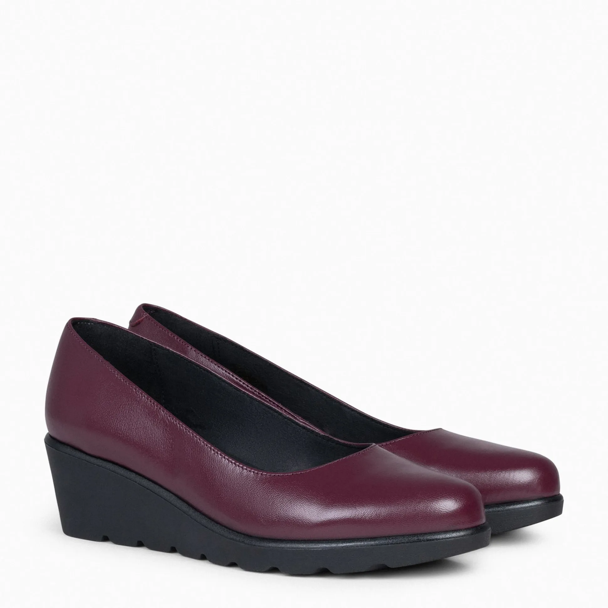 iris__zapatos_de_salon_co_1.webp Cunas Confort<miMaO Iris - Zapatos De Salon Con Cuna Burdeos
