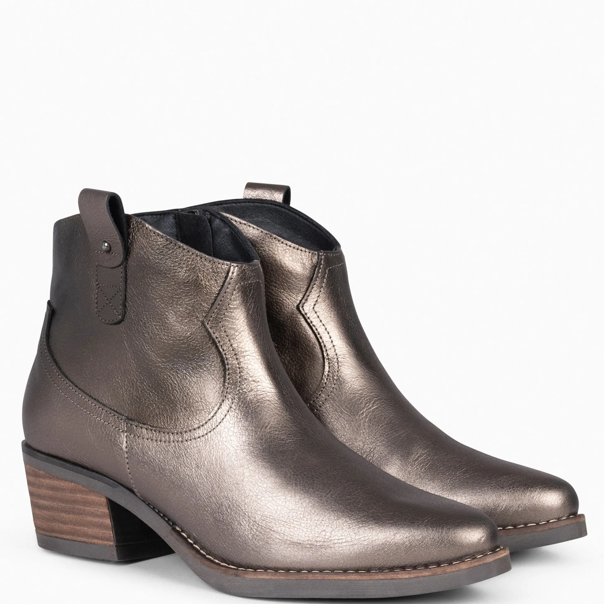 luisiana__botin_estilo_co_1.webp Botines De Mujer<miMaO Luisiana - Botin Estilo Cowboy Bronce