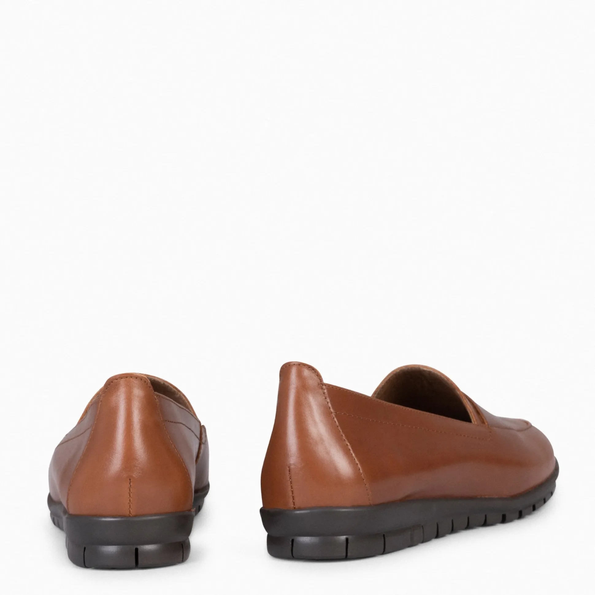 mocasines_con_antifaz_c_3.webp Cunas Confort<miMaO 360 - Mocasines Con Antifaz Camel