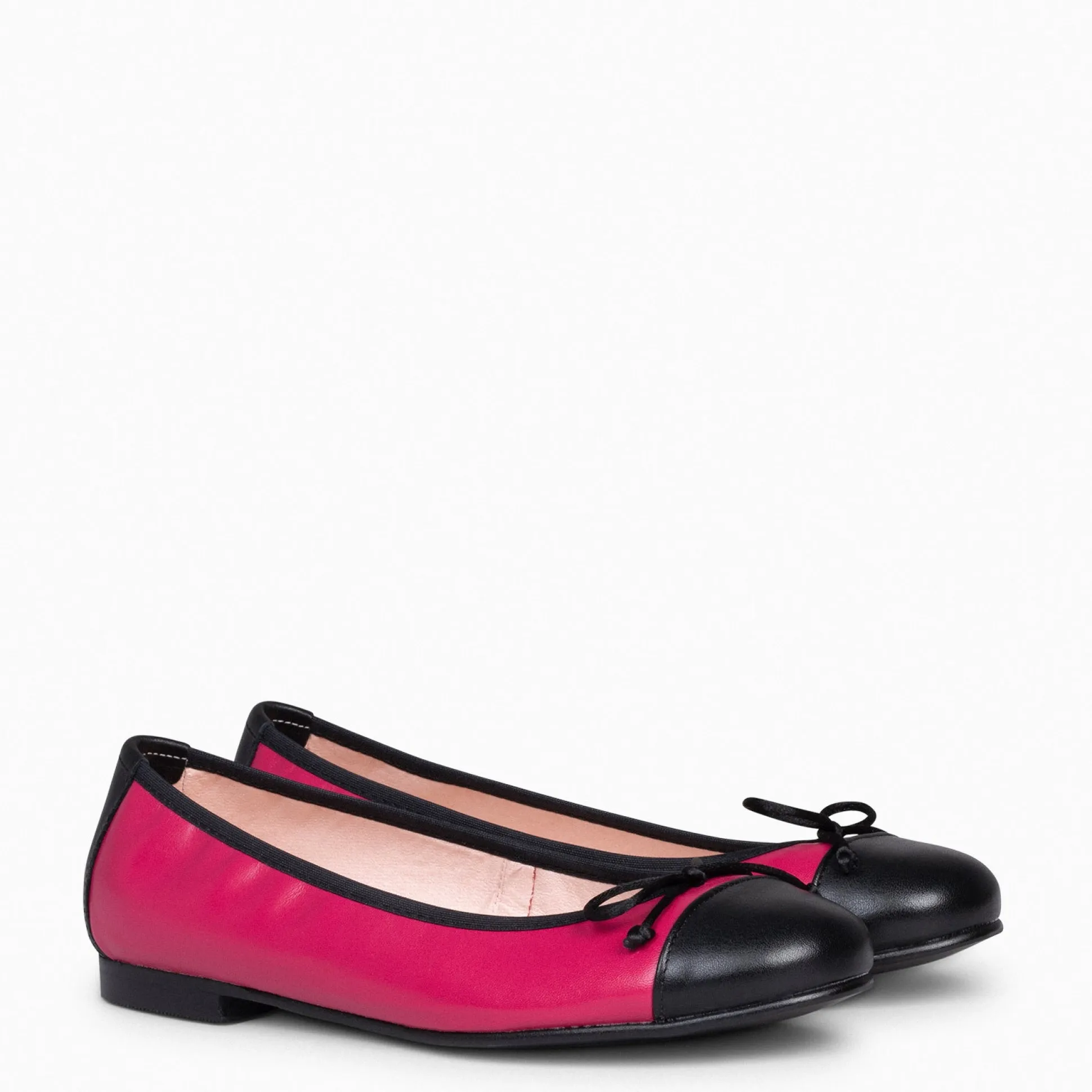 nicolle__bailarina_plana__1-3.webp Mocasines Y Blucher<miMaO Nicolle – Bailarina Plana Con Puntera Fucsia