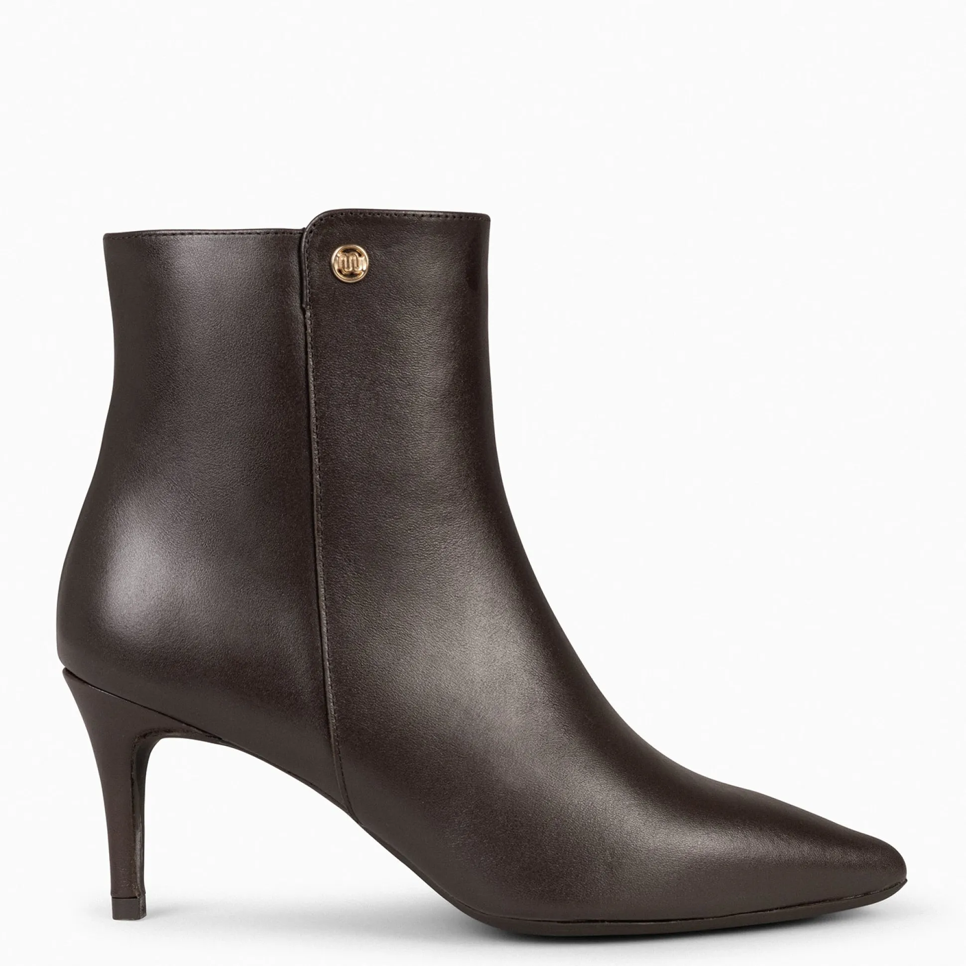 night__botines_elegantes__0.webp Botines De Mujer<miMaO Night – Botines Elegantes De Napa Con Tacón Fino Marron