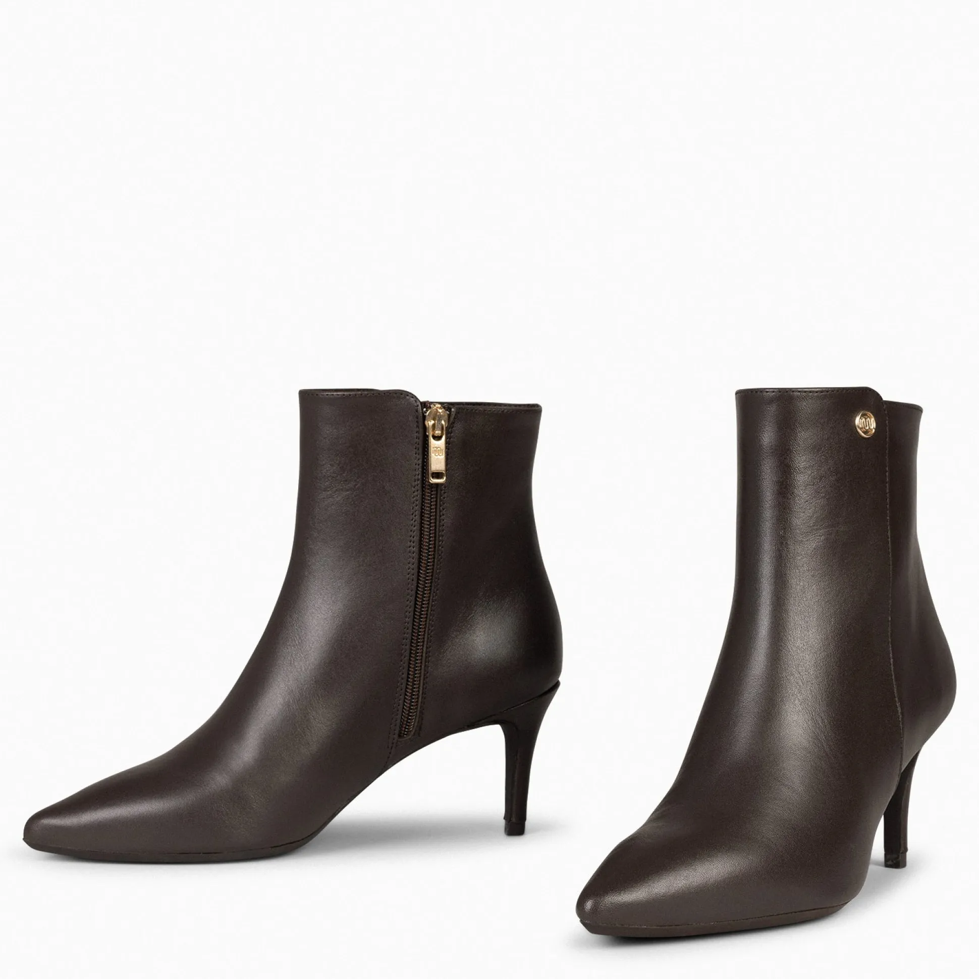 night__botines_elegantes__2.webp Botines De Mujer<miMaO Night – Botines Elegantes De Napa Con Tacón Fino Marron