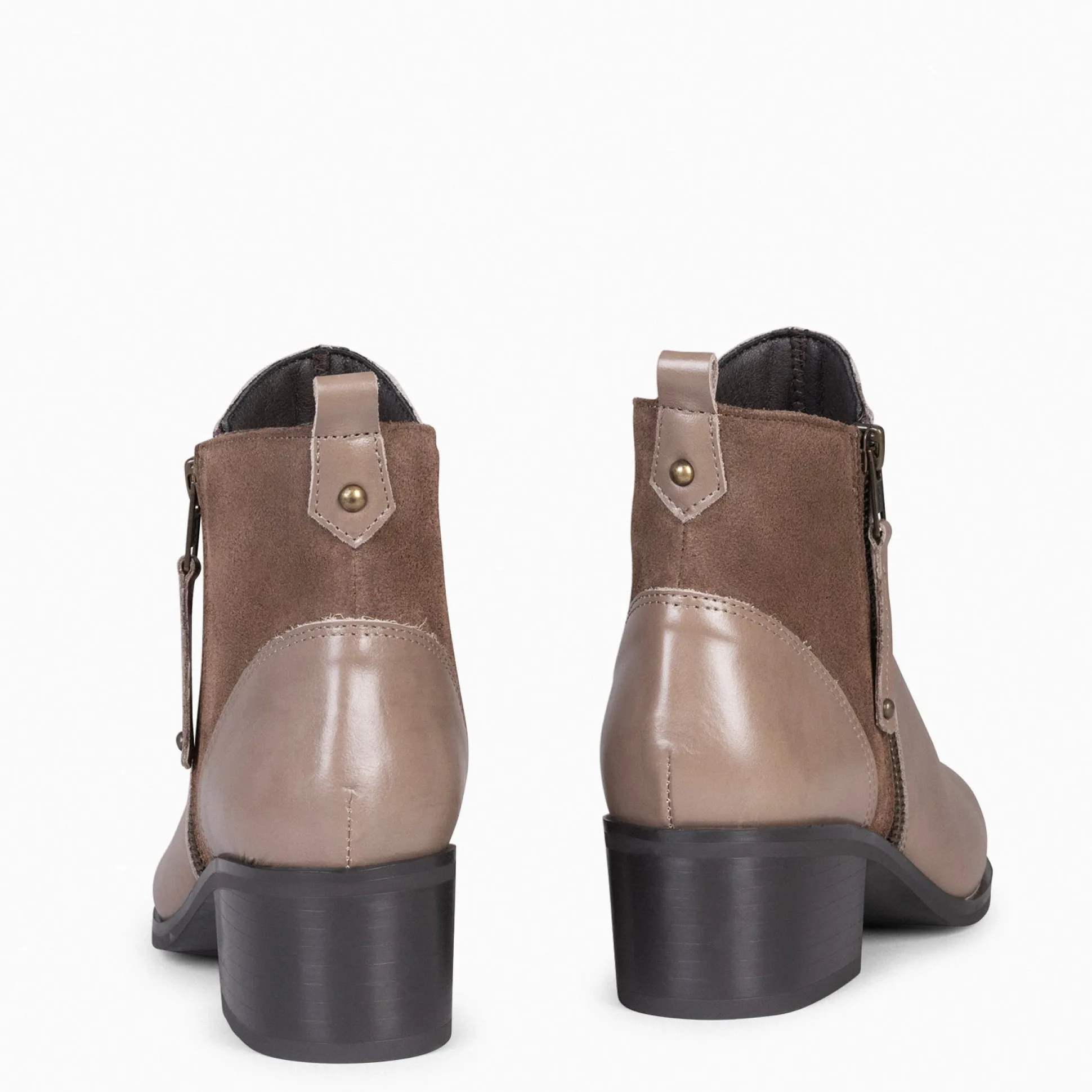 rebecca__botines_con_tacn_2-5.webp Botines De Mujer<miMaO Rebecca - Botines Con Tacón Para Mujer Taupe