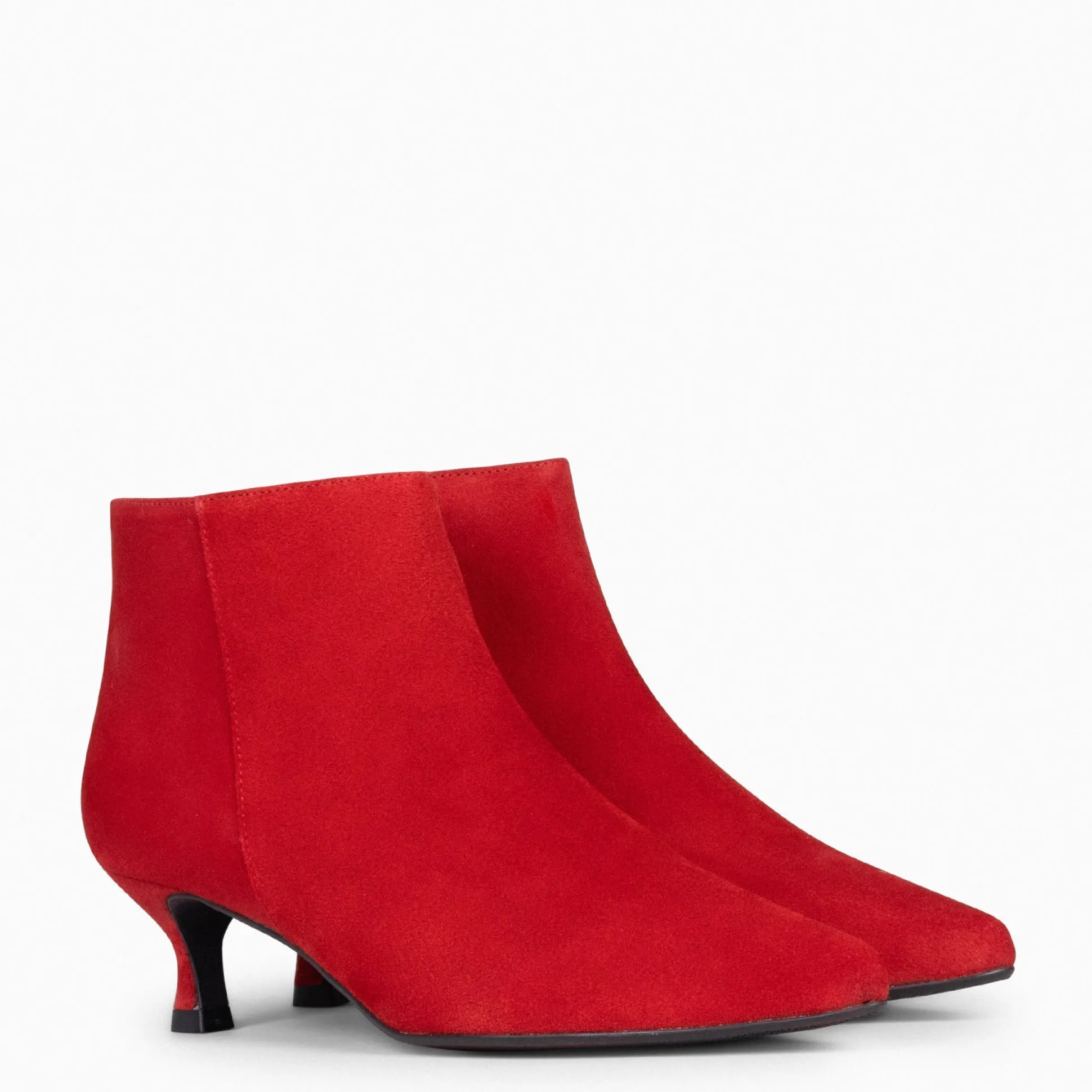 royal__botines_tacn_bajo__1-4.webp Botines De Mujer<miMaO Royal - Botines Tacón Bajo Rojo Serraje