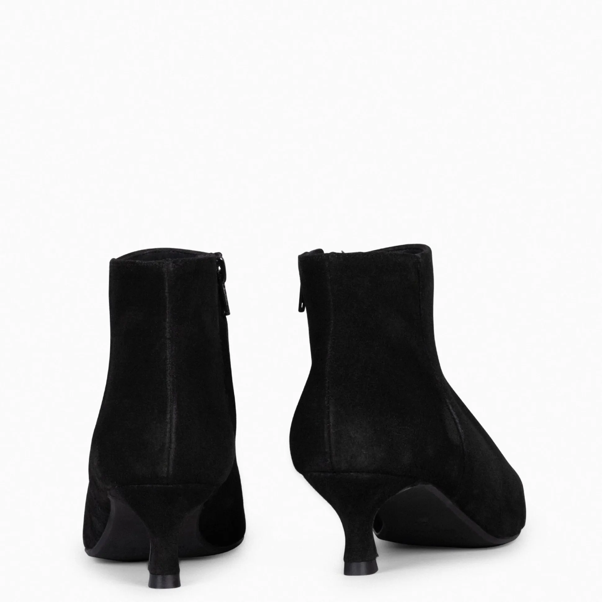 royal__botines_tacn_bajo__2-2.webp Botines De Mujer<miMaO Royal - Botines Tacón Bajo Negro Serraje