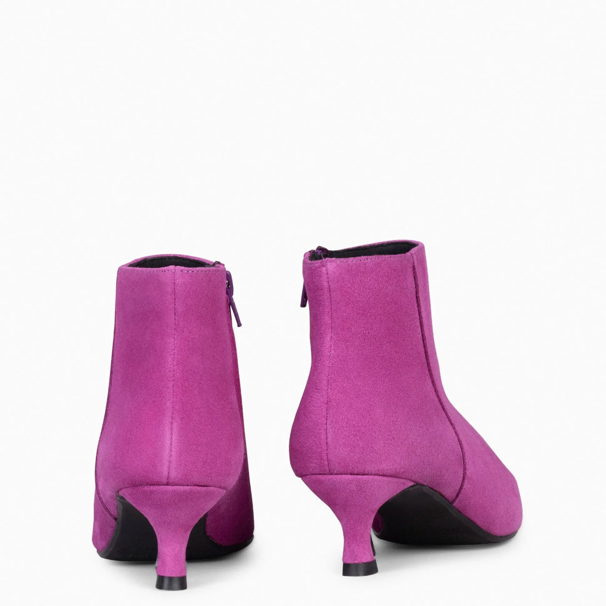 royal__botines_tacn_bajo__2-3.webp Botines De Mujer<miMaO Royal - Botines Tacón Bajo Fucsia Serraje