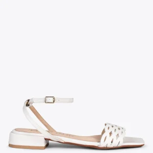 Sandalias De Tacón<miMaO Sofia - Sandalias Planas Hueso