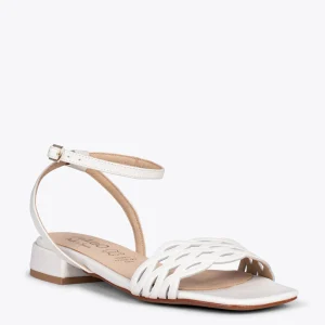 Sandalias De Tacón<miMaO Sofia - Sandalias Planas Hueso