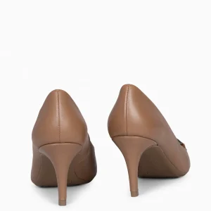 Zapatos De Fiesta<miMaO Stiletto Elegance - Zapatos De Tacón De Aguja Con Adorno Metalizado Camel