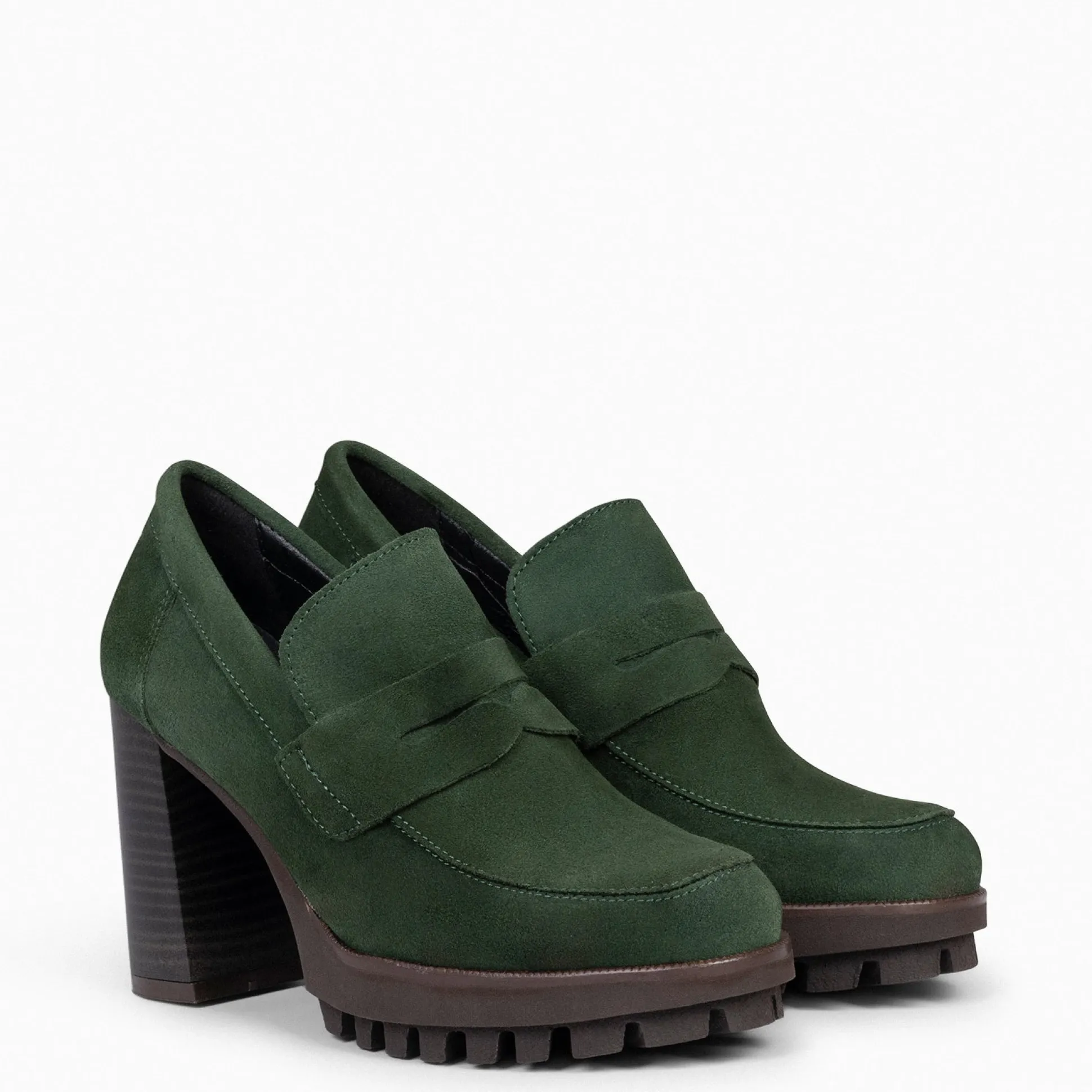 trend__mocasin_con_tacn_y_1-1.webp Mocasines Y Blucher<miMaO Trend – Mocasin Con Tacón Y Plataforma Verde
