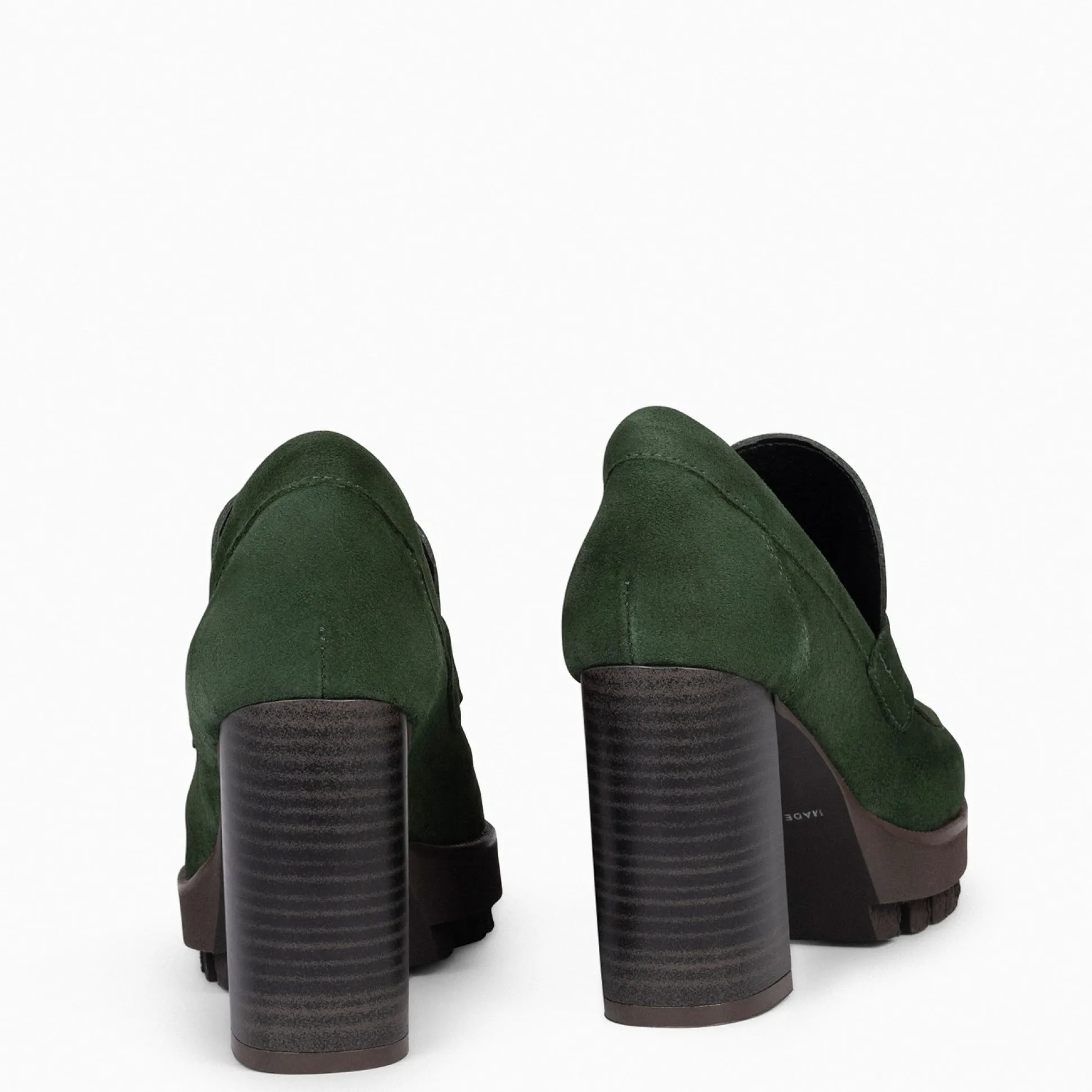 trend__mocasin_con_tacn_y_3-1.webp Mocasines Y Blucher<miMaO Trend – Mocasin Con Tacón Y Plataforma Verde