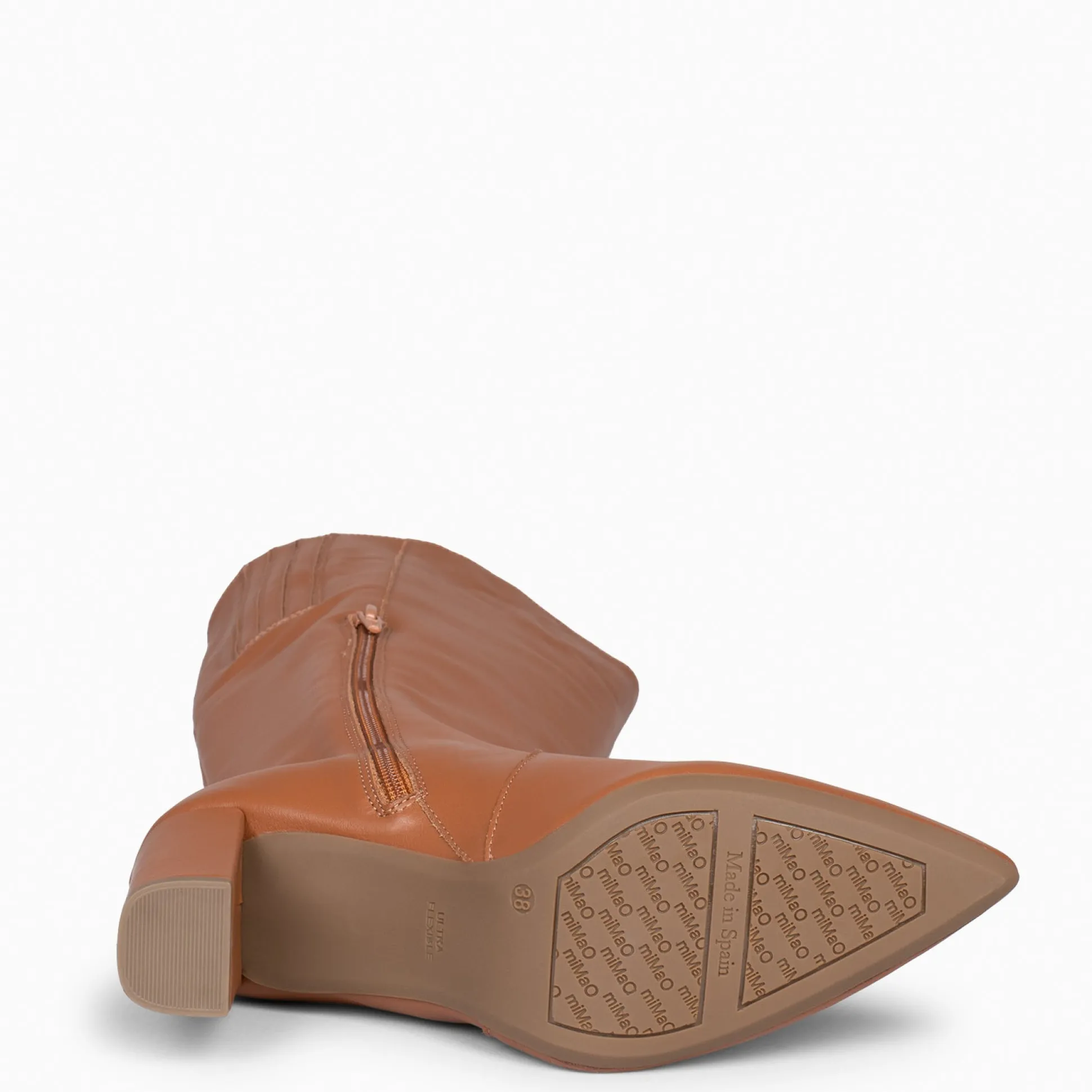 urban__botas_altas_de_tac_3.webp Botas<miMaO Urban - Botas Altas De Tacón Con Cremallera En Napa Camel