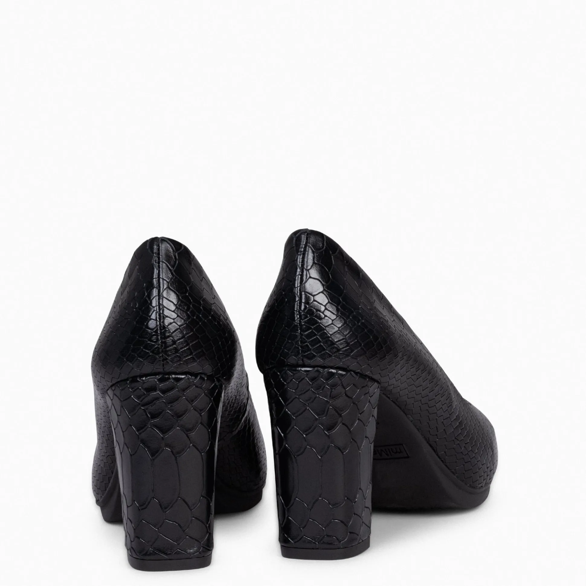 urban_sauvage__zapatos_de_3-1.webp Zapatos De Fiesta<miMaO Urban Sauvage - Zapatos De Salon Con Textura De Serpiente Negro