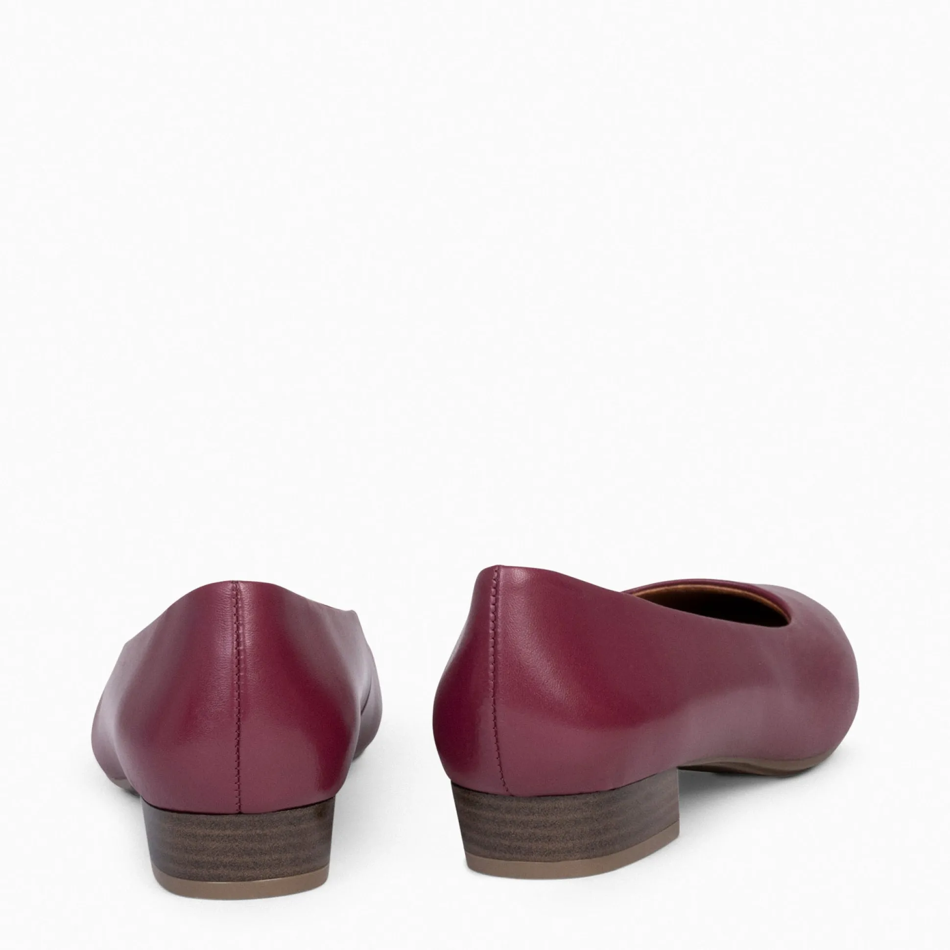 urban_xs__zapatos_de_tacn_3-1.webp Urban Zapatos De Tacón<miMaO Urban Xs - Zapatos De Tacón Bajo De Napa Granate