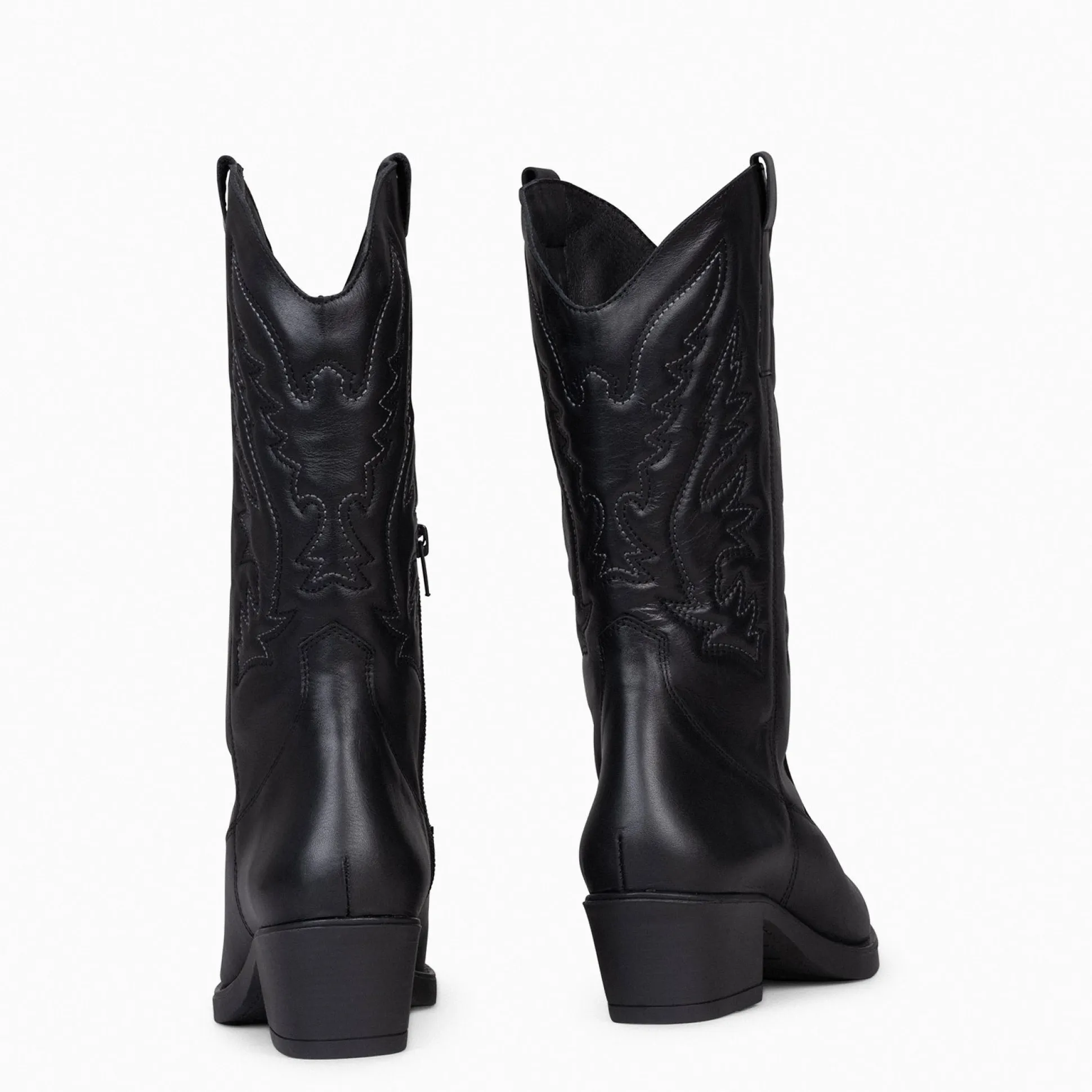 utah__botas_cowboy_bordad_2.webp Botas<miMaO Utah - Botas Cowboy Bordado Negro