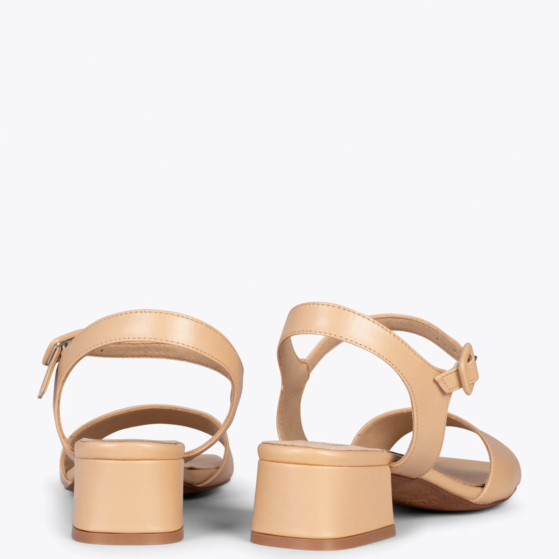 vilna__sandalias_de_tacn__2.webp Sandalias De Tacón<miMaO Vilna - Sandalias De Tacón Beige