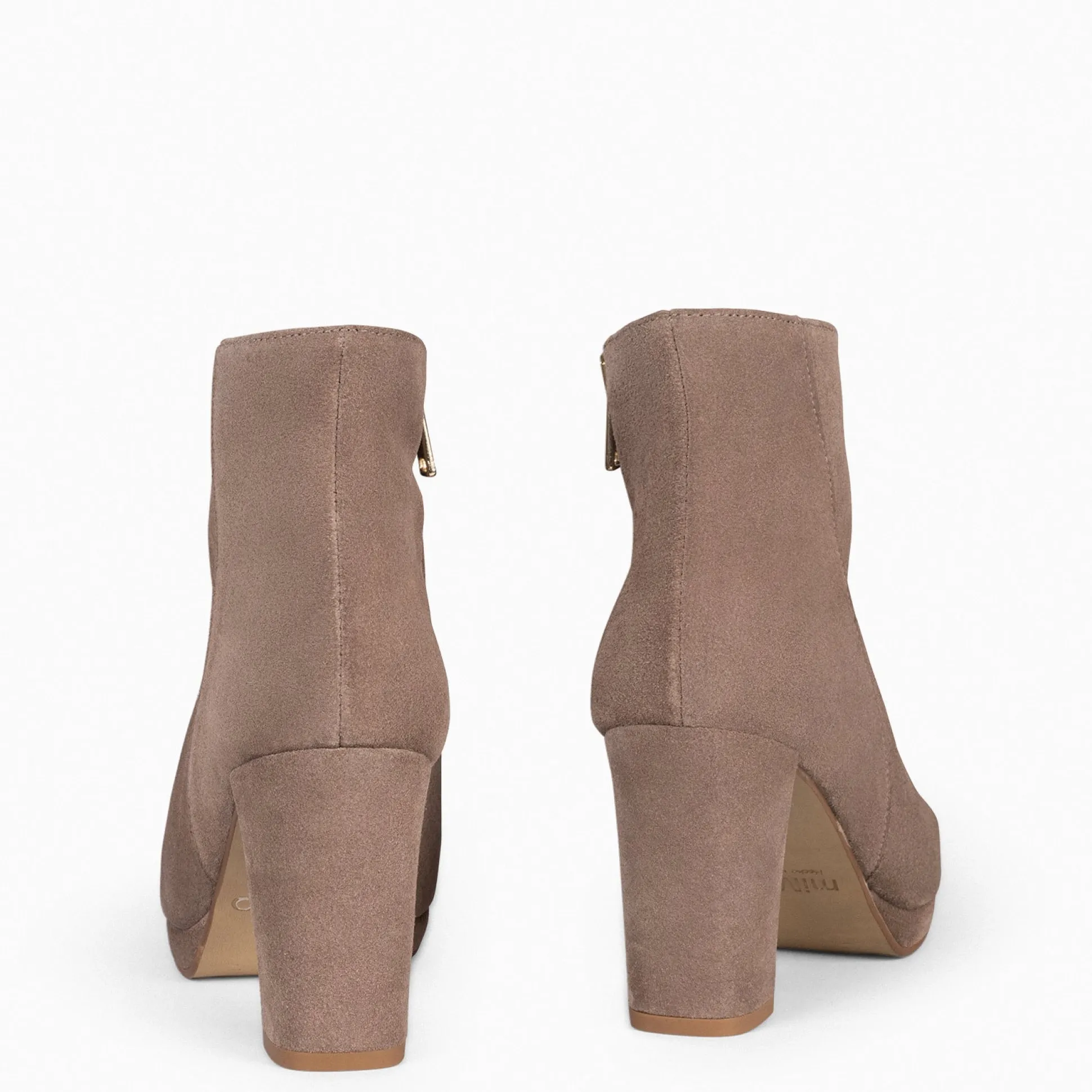 witten__botin_con_platafo_2-1.webp Botines De Mujer<miMaO Witten - Botin Con Plataforma Taupe